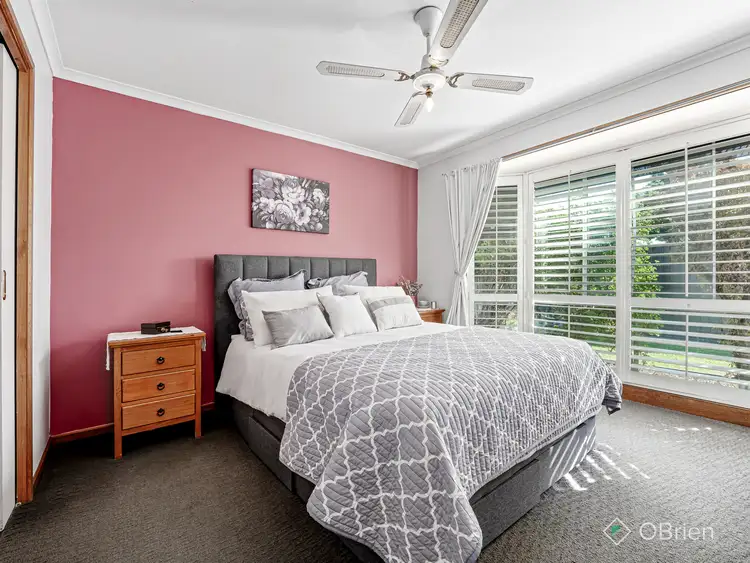 Sixth view of Homely house listing, 1 Fernwren Place, Carrum Downs VIC 3201