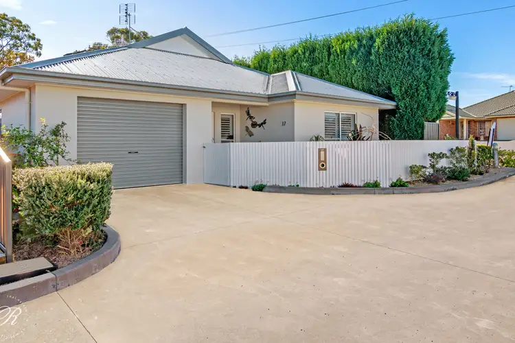 17 Middleby Grove, Medowie NSW 2318