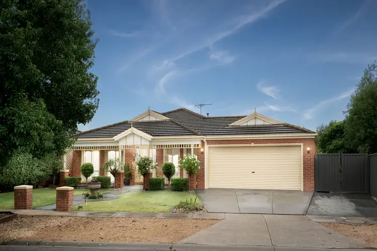 5 Ellesmere Grove, Melton West VIC 3337