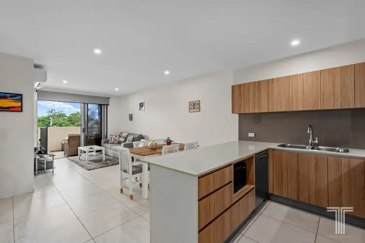 33/908 Logan Road, Holland Park West QLD 4121