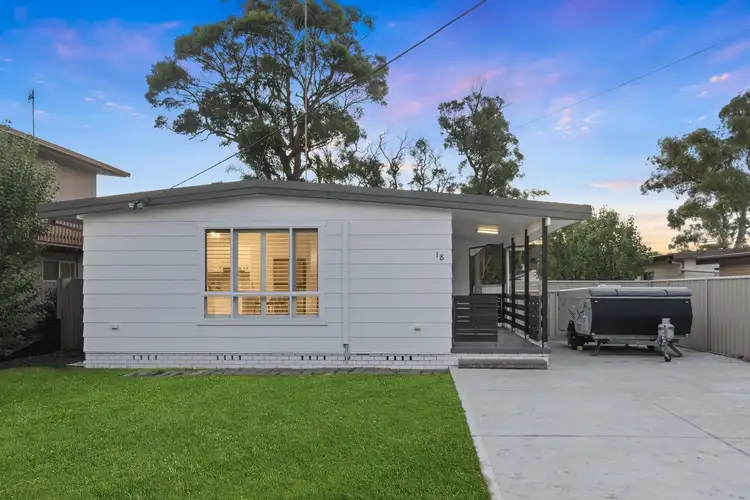 18 Shamrock Drive, Berkeley Vale NSW 2261