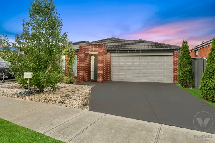 27 Erin Square, Deer Park VIC 3023