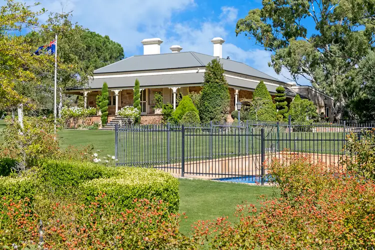 123 Wendouree Road East, Clare SA 5453