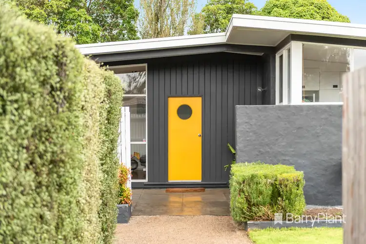 2 Pine Grove, Tyabb VIC 3913