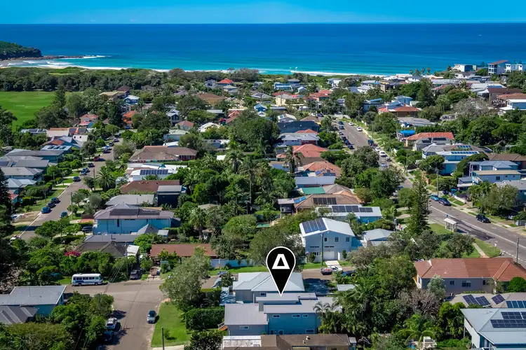 Fifth view of Homely house listing, 4 Stirgess Avenue, Curl Curl NSW 2096