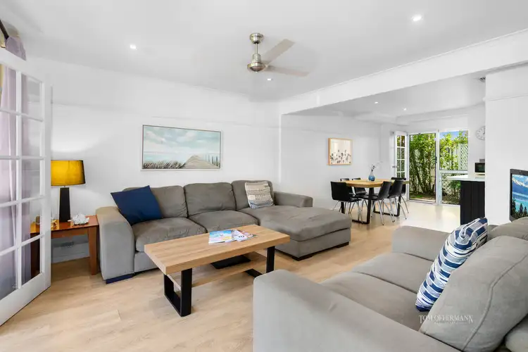 2/287 Weyba Road