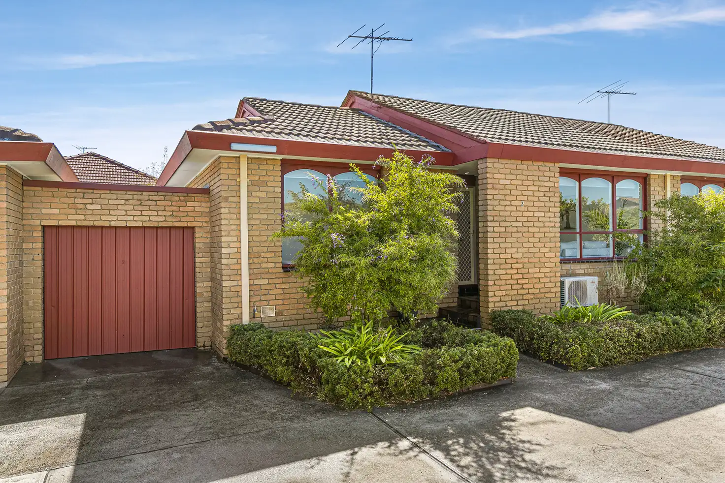 Main view of Homely unit listing, 2/38 Grevillia Road, Oak Park VIC 3046