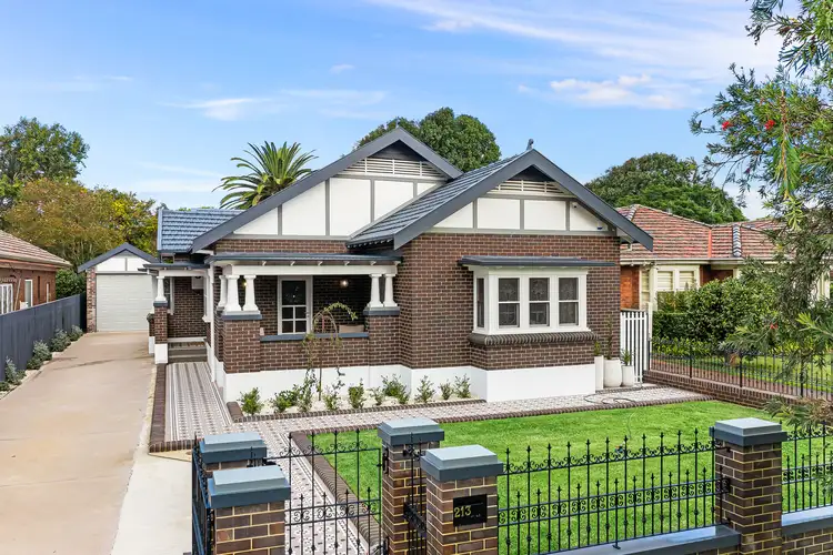 213 Parkway Avenue, Hamilton South NSW 2303