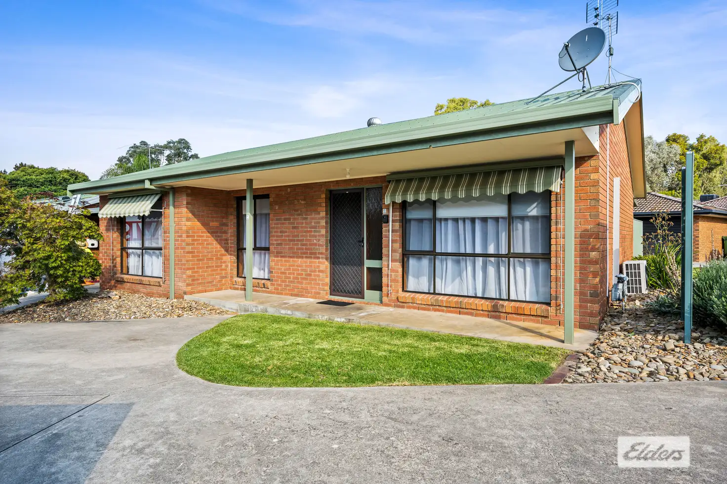 Main view of Homely unit listing, 1/11 McMahon Place, Wodonga VIC 3690