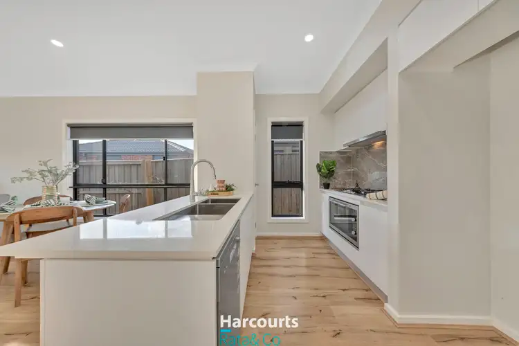 Second view of Homely house listing, 5 Mangala Place, Epping VIC 3076