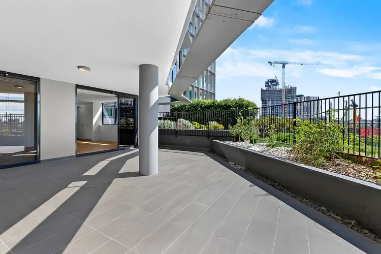 406/30 Festival Place