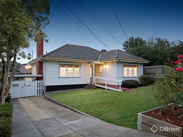 11 Grandview Road, Chadstone VIC 3148