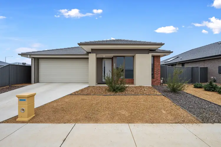 9 Crowther Drive, Lucas VIC 3350