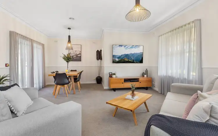 Sixth view of Homely house listing, 8 Chelsea Boulevard, Strathdale VIC 3550
