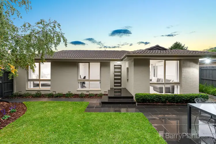 1/1 Bemersyde Drive, Berwick VIC 3806