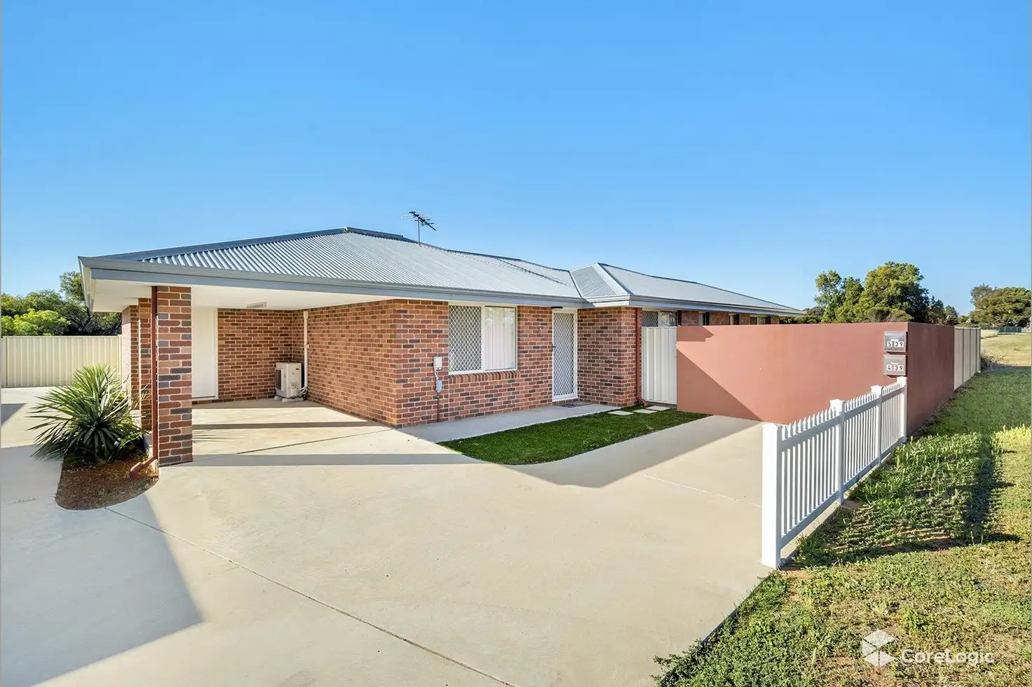 Main view of Homely unit listing, 4/39 Utakarra Road, Utakarra WA 6530
