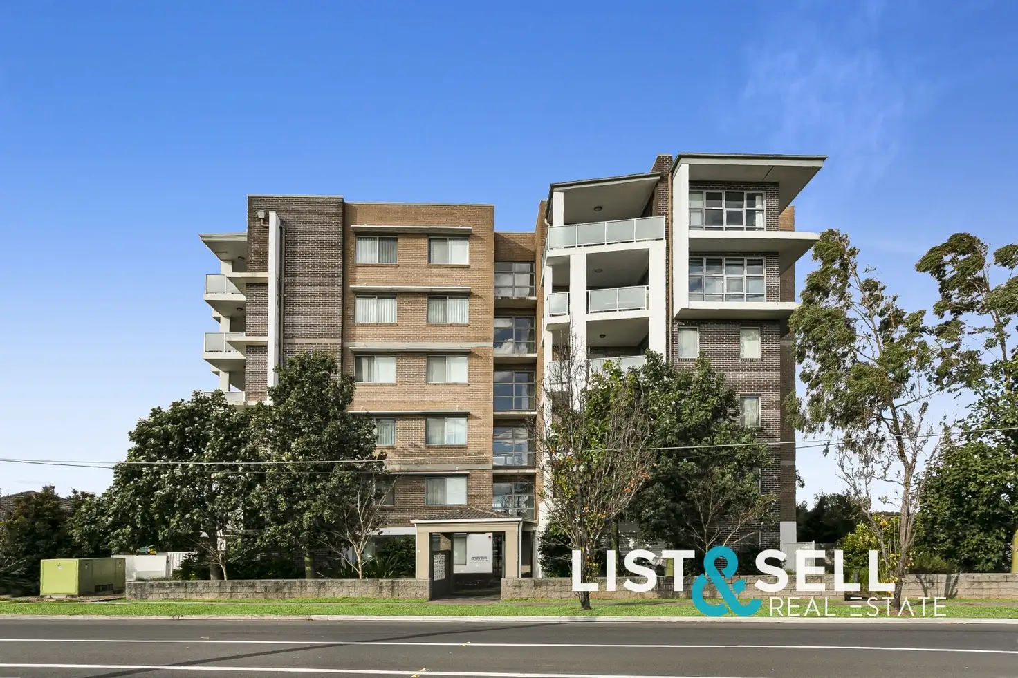 Main view of Homely unit listing, 4/96 Nuwarra Road, Moorebank NSW 2170