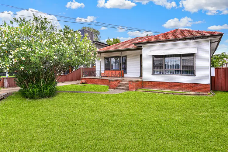 2 Premier Street, Toongabbie NSW 2146