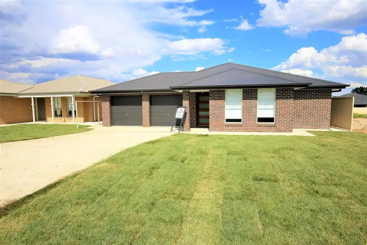 8 Darling Street, Eglinton NSW 2795