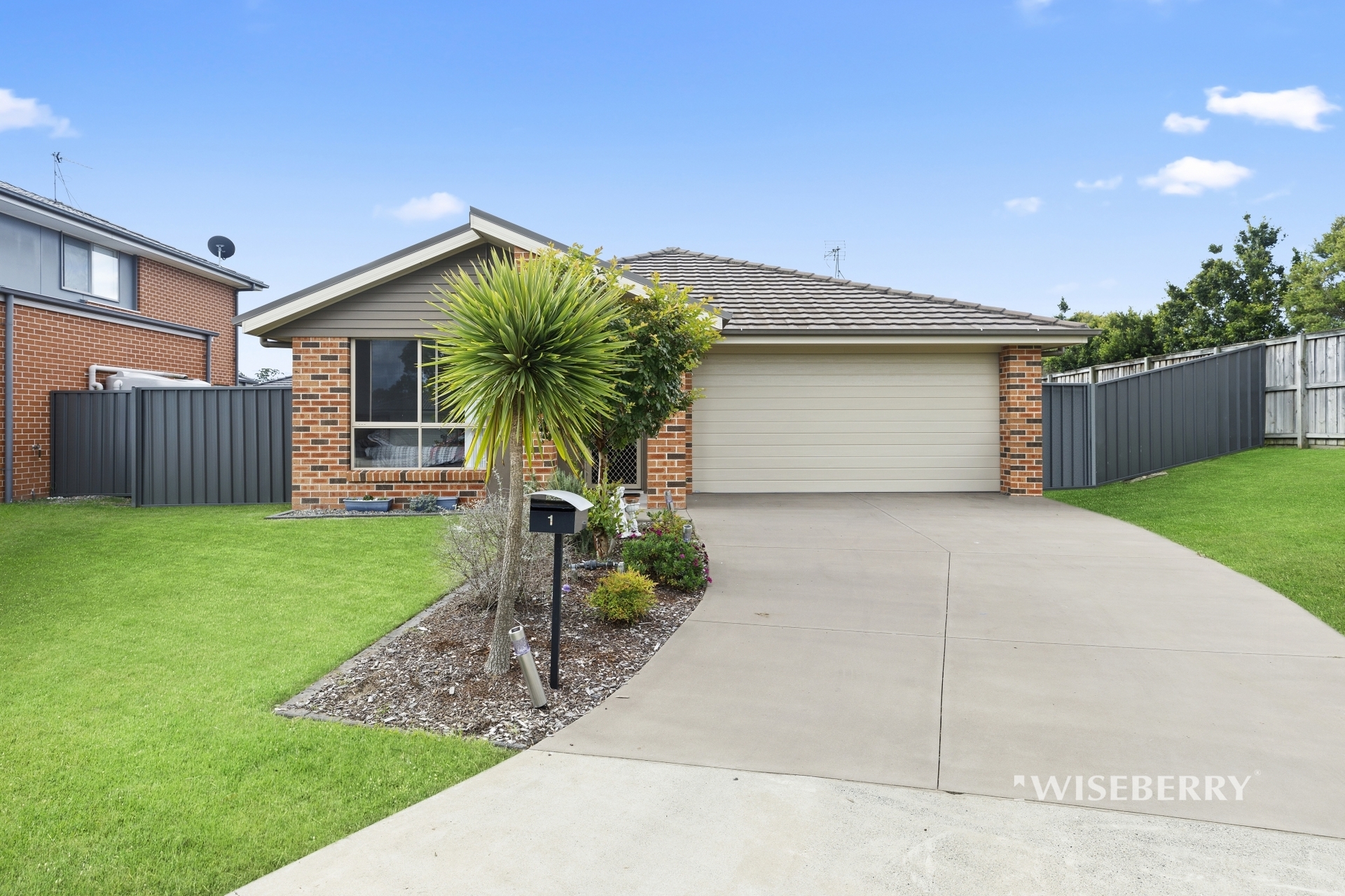 1 Oakmont Place, Woongarrah NSW 2259