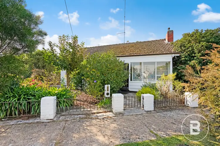 16 Banksia Road, Wendouree VIC 3355