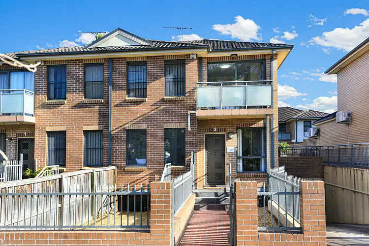 2/14-18 Valeria Street, Toongabbie NSW 2146