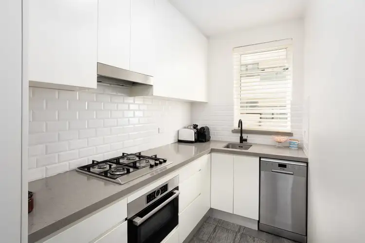 Fifth view of Homely apartment listing, 4/96 Elizabeth Bay Road, Elizabeth Bay NSW 2011