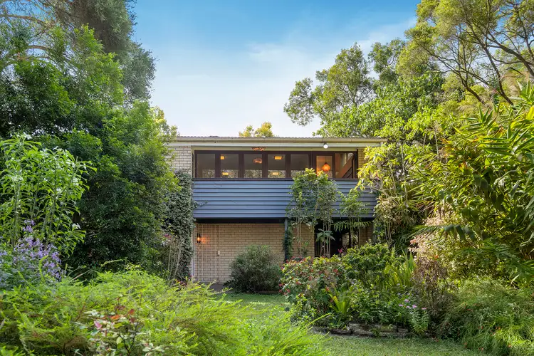 390 Cliveden Avenue, Corinda QLD 4075