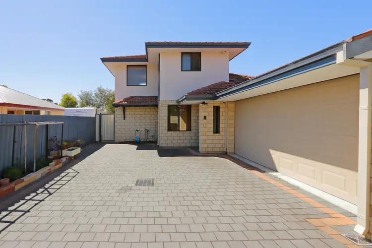 2/4 Lloyd Street, Cannington WA 6107