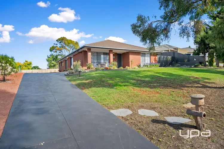 27 Horder Crescent, Darley VIC 3340