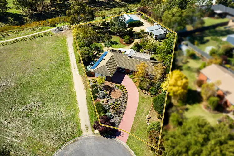 Second view of Homely house listing, 8 Sheehan Court, Castlemaine VIC 3450