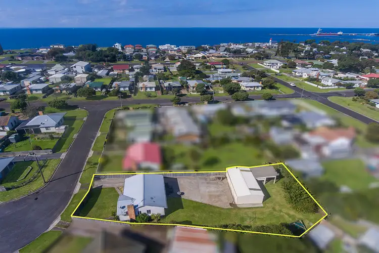 Second view of Homely house listing, 2 Jubilee Court, Portland VIC 3305