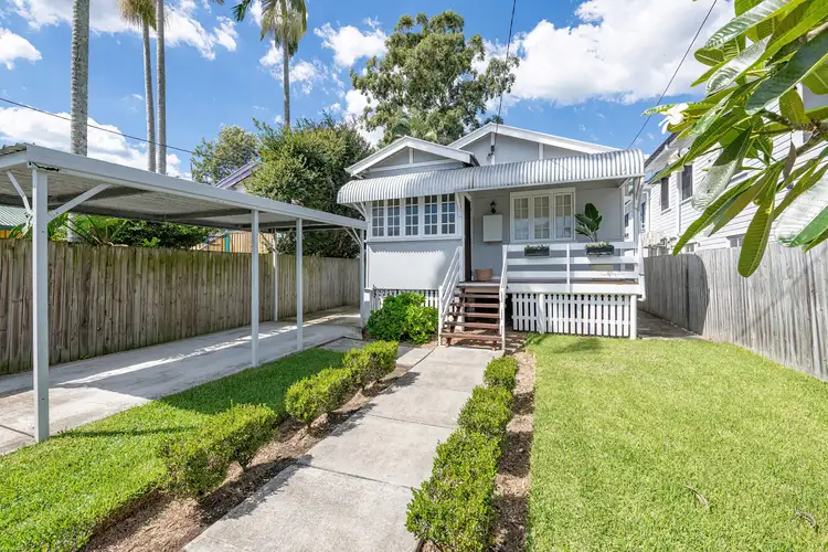 18 Barton Street, Sandgate QLD 4017