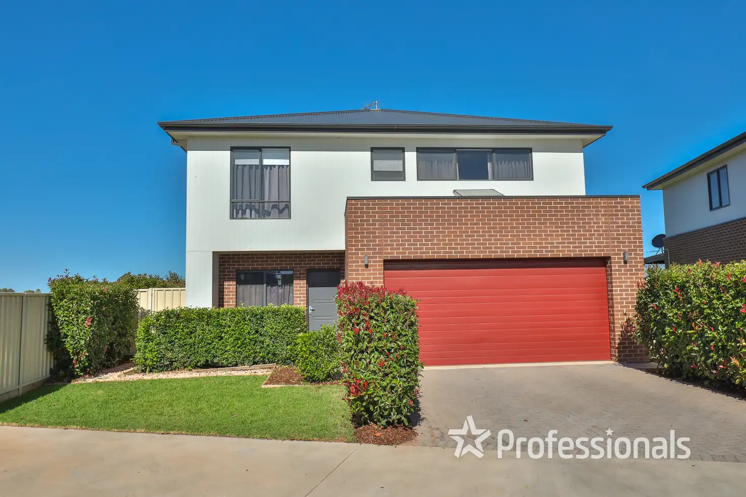 Main view of Homely townhouse listing, 4/9 Toorak Drive, Irymple VIC 3498