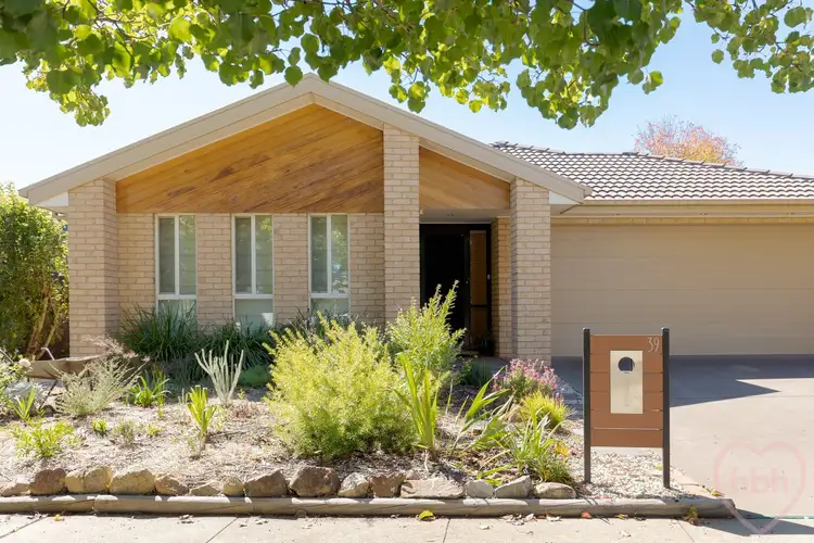 39 Flos Greig Street, Watson ACT 2602