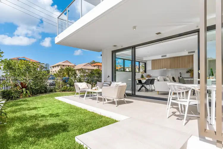 4/15 Dutton Street, Coolangatta QLD 4225