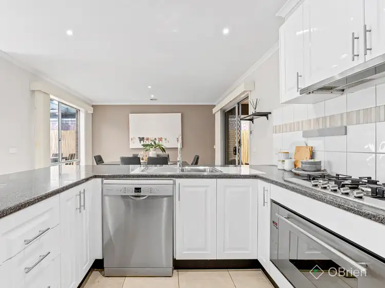 Sixth view of Homely house listing, 4 Kingsbarn Court, Cranbourne VIC 3977