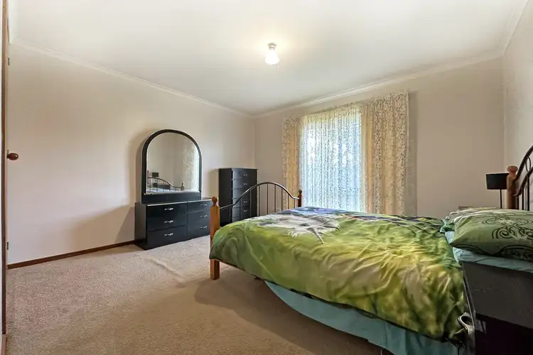 Fifth view of Homely unit listing, 2/4 Castlefield Court, Warragul VIC 3820