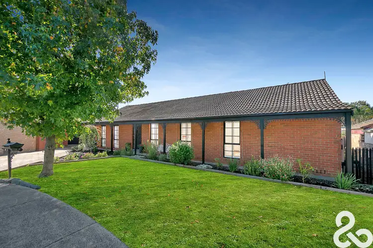 8 Warburton Court, Mill Park VIC 3082