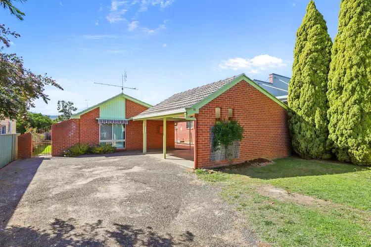 Main view of Homely unit listing, 2/18 Hercules Street, Tamworth NSW 2340