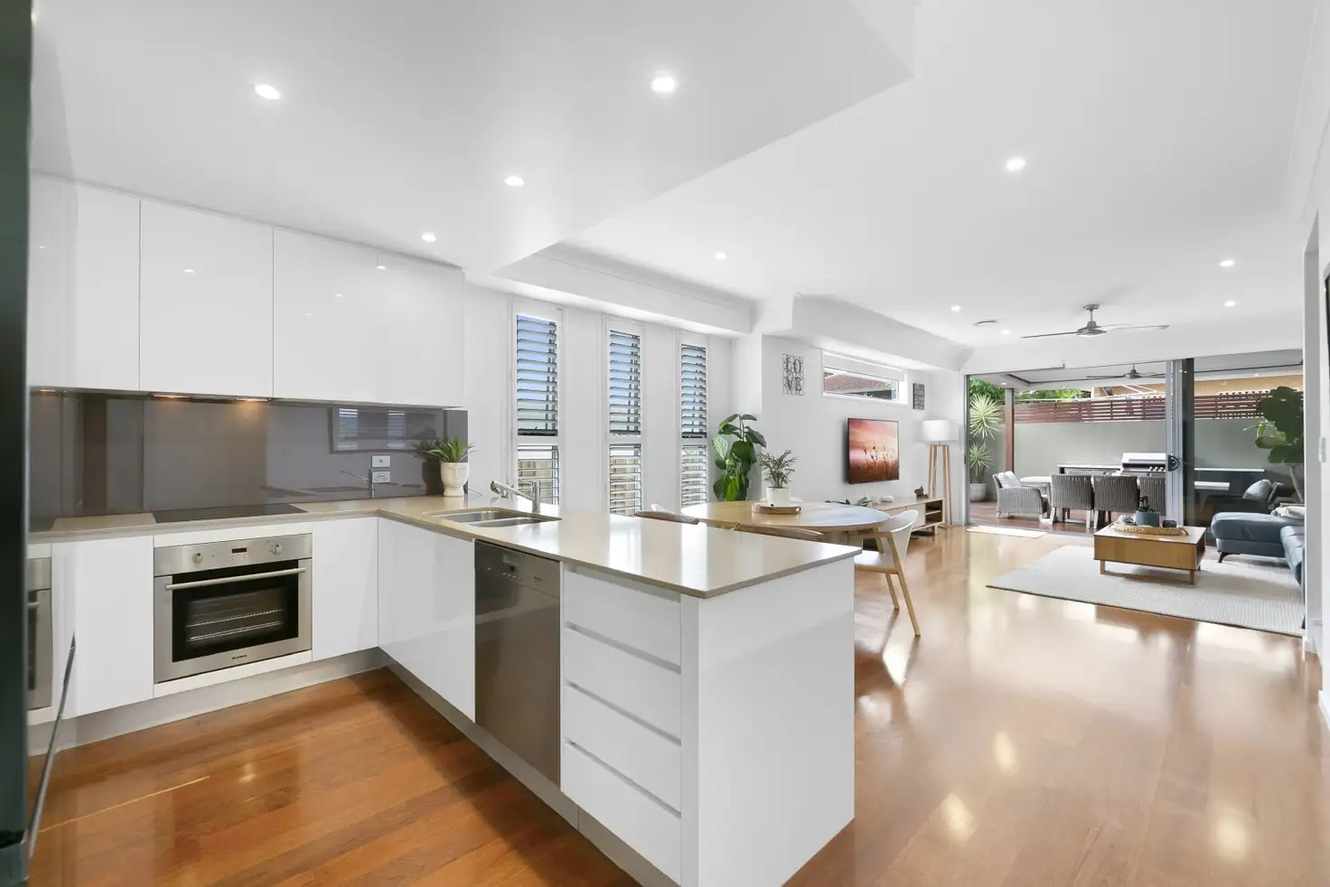 Main view of Homely villa listing, 1/21 Dolphin Avenue, Mermaid Beach QLD 4218