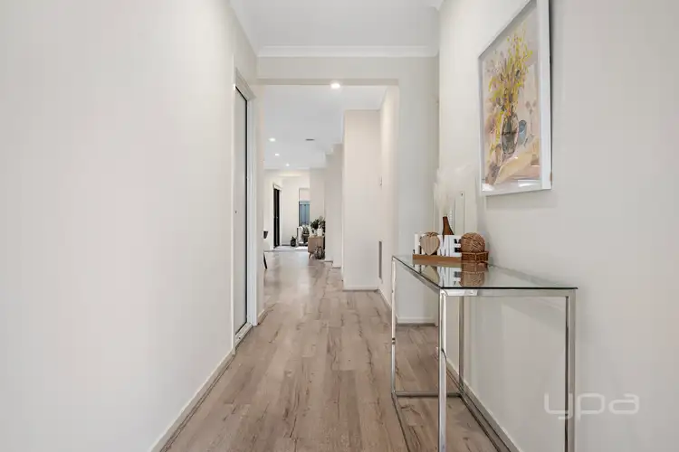 Second view of Homely house listing, 5 Becontree Crescent, Strathtulloh VIC 3338