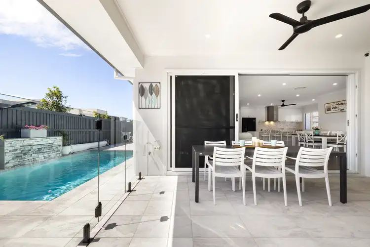 15 Cerulean Street, Newport QLD 4020