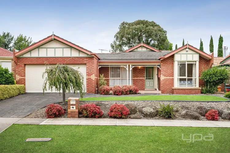 5 Rearden Crescent, Roxburgh Park VIC 3064