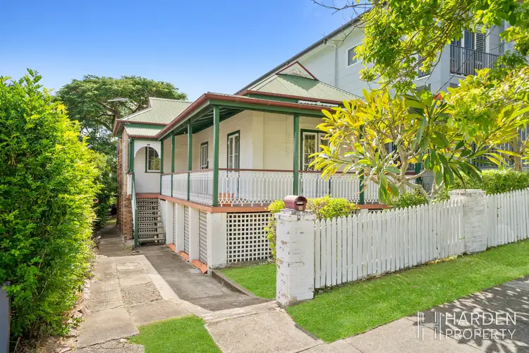 18 Eighth Avenue, Coorparoo QLD 4151