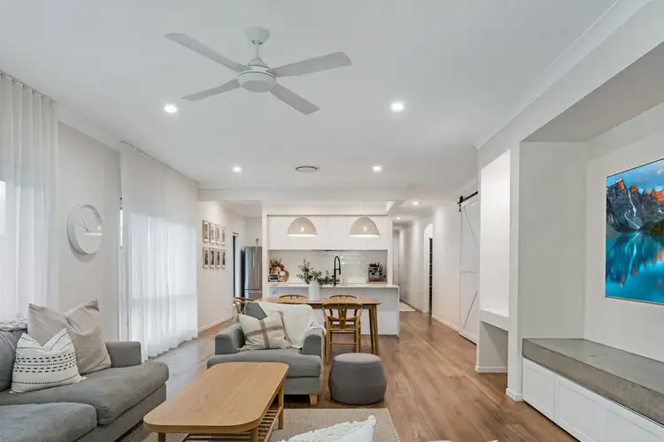 30 Valleygreen Close, Redland Bay QLD 4165