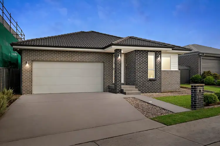16 Cadet Circuit, Jordan Springs NSW 2747