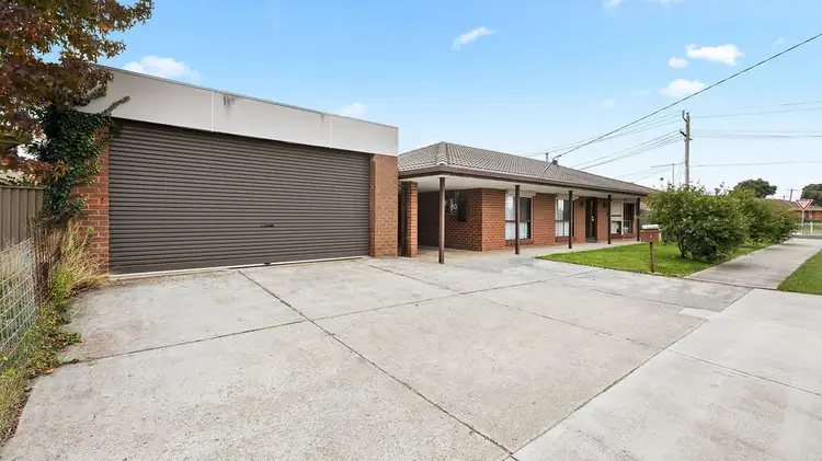 53 Langstaffe Drive, Wendouree VIC 3355