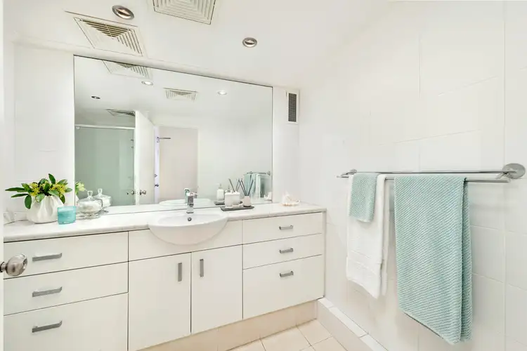 Sixth view of Homely apartment listing, 17/74-76 Murdoch Street, Cremorne NSW 2090