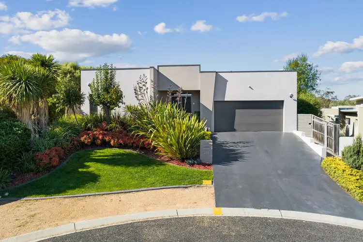 18 Allambee Street, Jerrabomberra NSW 2619